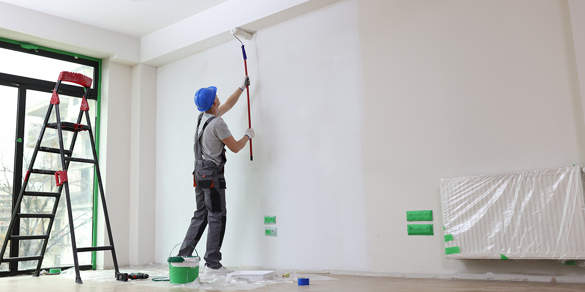 Intérieur moderne et lumineux après des travaux de peinture intérieure professionnelle à Toulouse