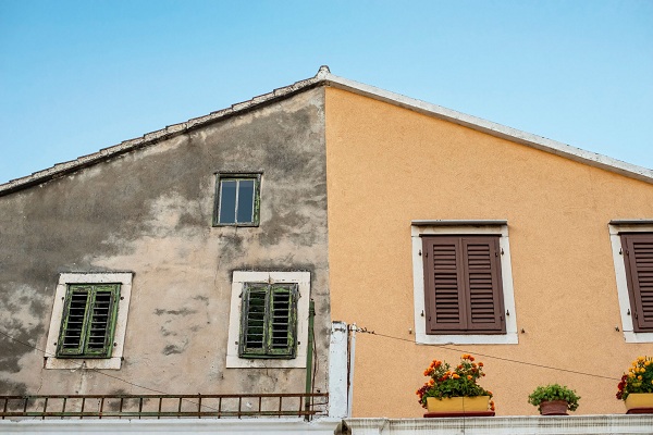 Rénovation d’une façade à Toulouse avant et après peinture